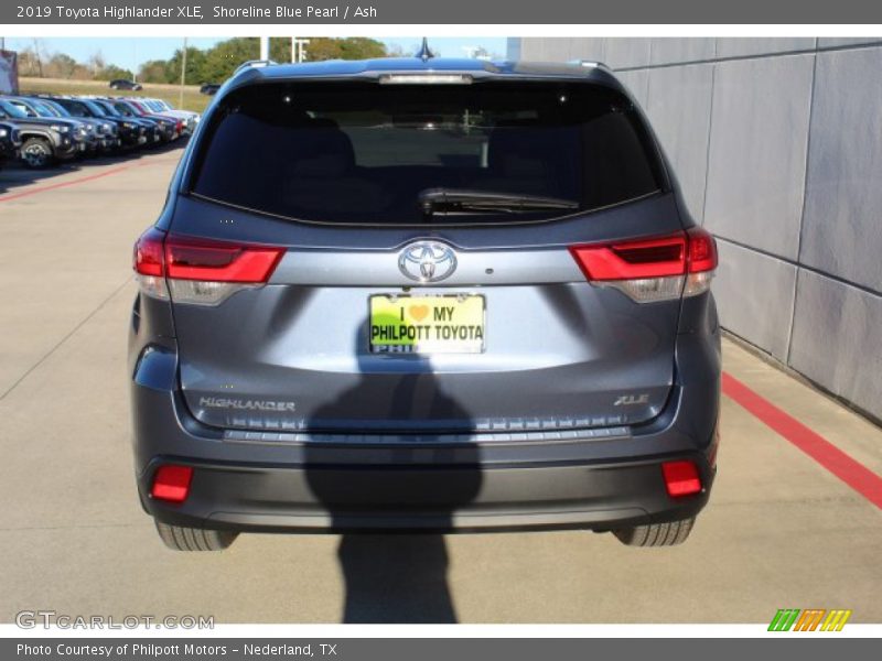 Shoreline Blue Pearl / Ash 2019 Toyota Highlander XLE