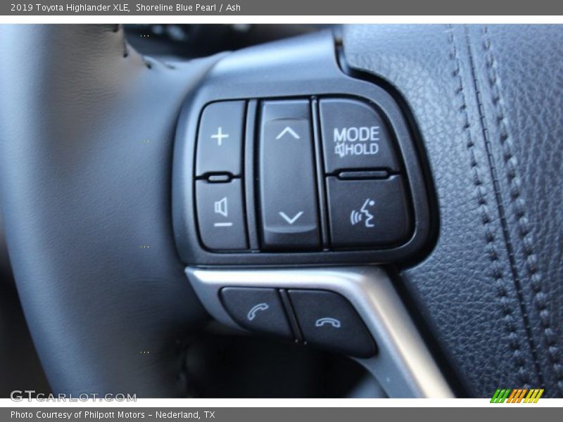 Shoreline Blue Pearl / Ash 2019 Toyota Highlander XLE