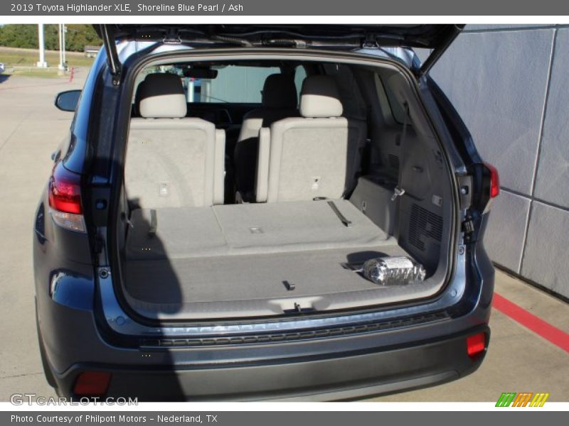 Shoreline Blue Pearl / Ash 2019 Toyota Highlander XLE