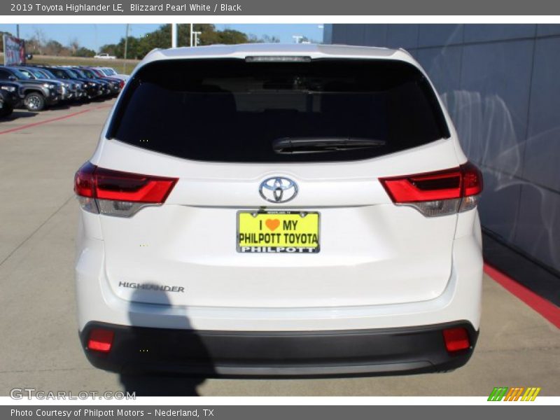 Blizzard Pearl White / Black 2019 Toyota Highlander LE