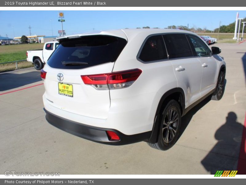 Blizzard Pearl White / Black 2019 Toyota Highlander LE