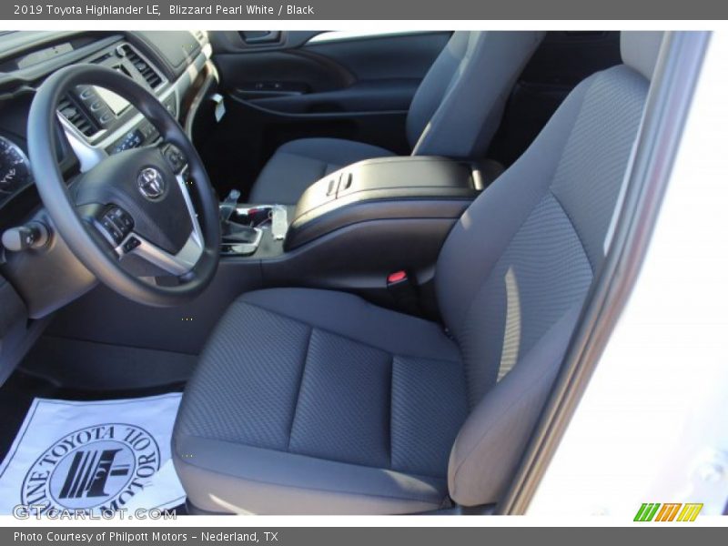 Blizzard Pearl White / Black 2019 Toyota Highlander LE