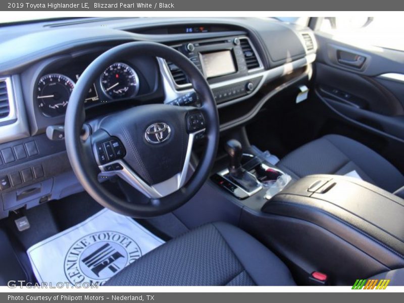 Blizzard Pearl White / Black 2019 Toyota Highlander LE