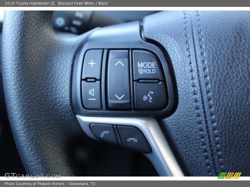 Blizzard Pearl White / Black 2019 Toyota Highlander LE