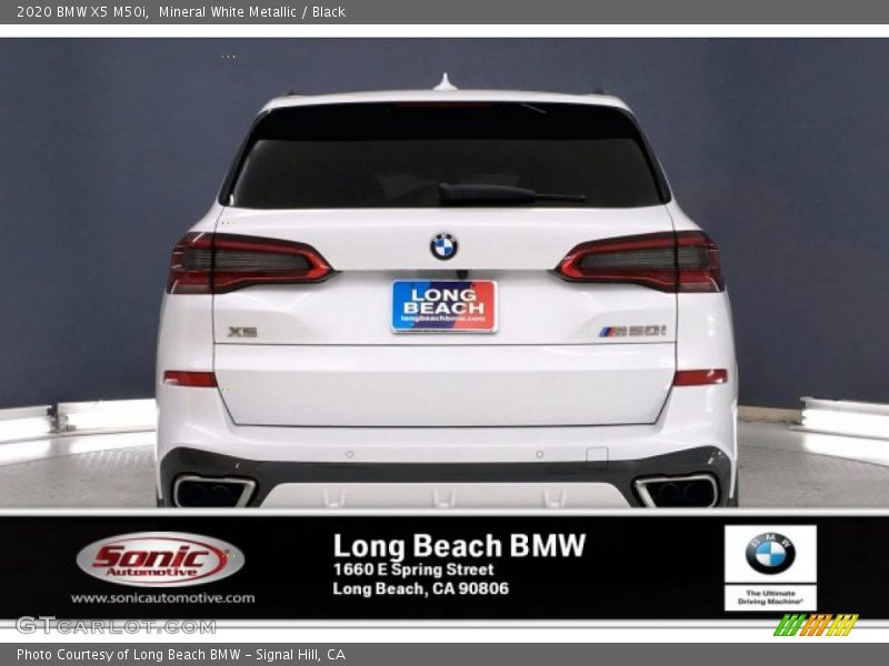Mineral White Metallic / Black 2020 BMW X5 M50i