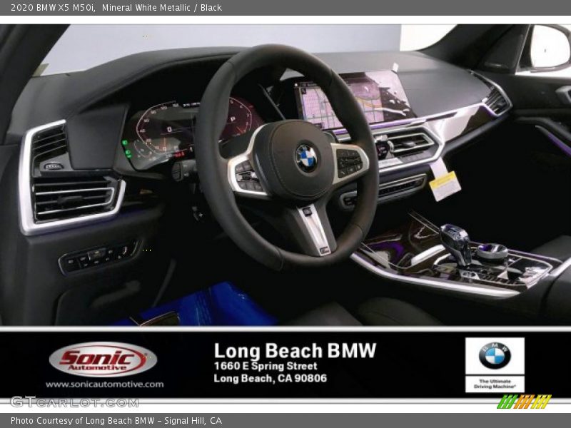 Mineral White Metallic / Black 2020 BMW X5 M50i