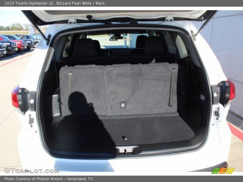 Blizzard Pearl White / Black 2019 Toyota Highlander LE