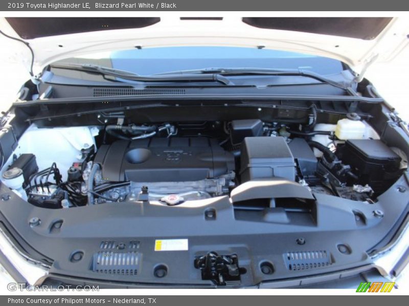 Blizzard Pearl White / Black 2019 Toyota Highlander LE