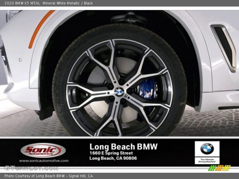Mineral White Metallic / Black 2020 BMW X5 M50i