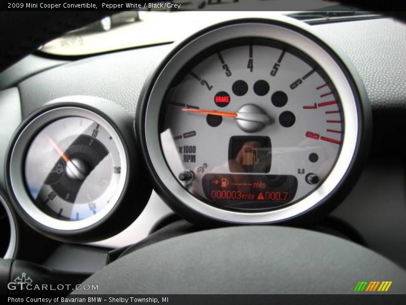 Pepper White / Black/Grey 2009 Mini Cooper Convertible
