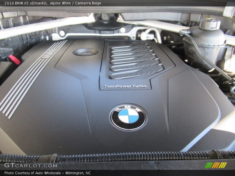 Alpine White / Canberra Beige 2019 BMW X5 xDrive40i