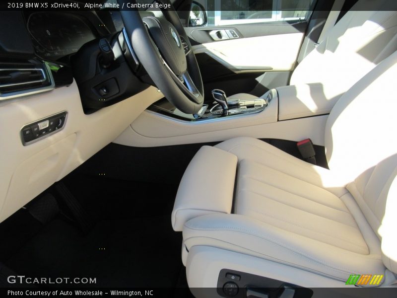 Alpine White / Canberra Beige 2019 BMW X5 xDrive40i