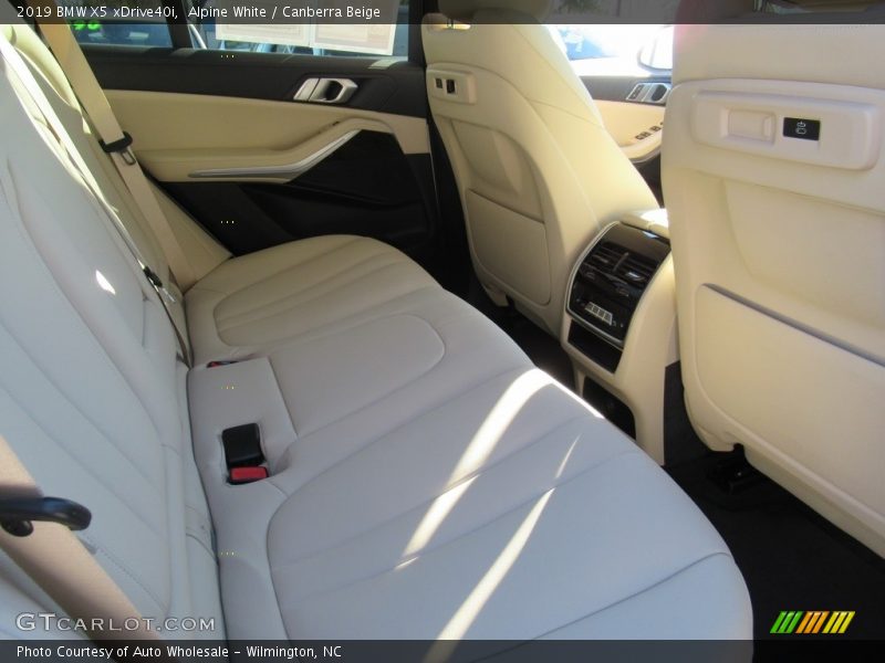 Alpine White / Canberra Beige 2019 BMW X5 xDrive40i