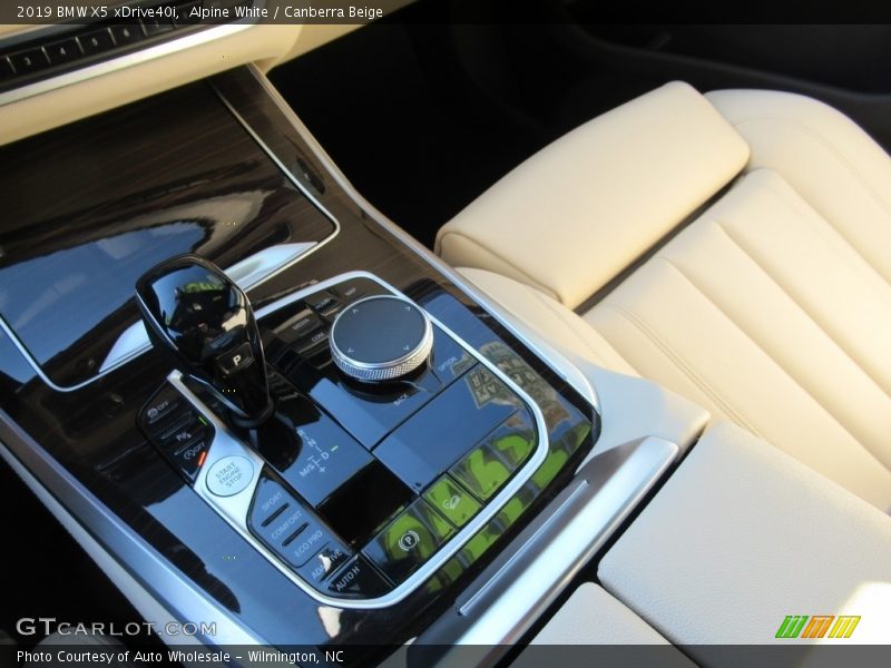 Alpine White / Canberra Beige 2019 BMW X5 xDrive40i