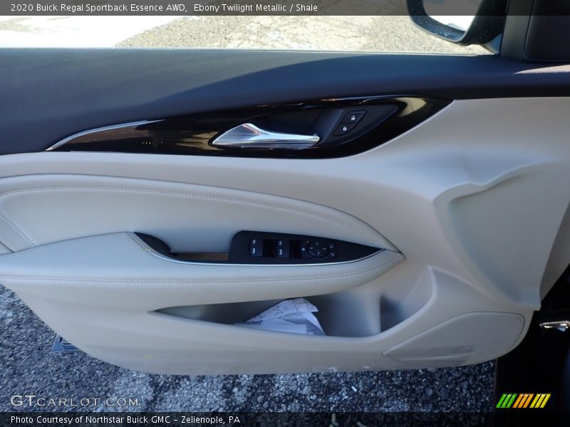 Door Panel of 2020 Regal Sportback Essence AWD