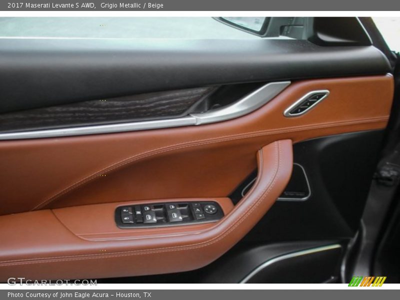 Door Panel of 2017 Levante S AWD