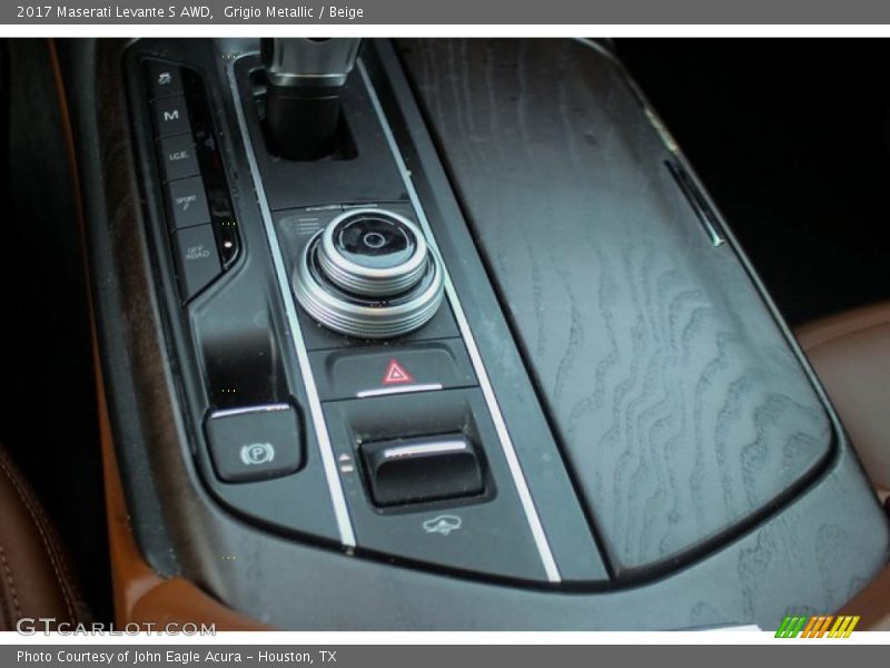 Controls of 2017 Levante S AWD