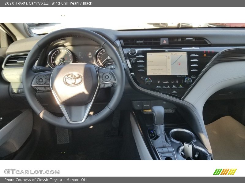 Wind Chill Pearl / Black 2020 Toyota Camry XLE