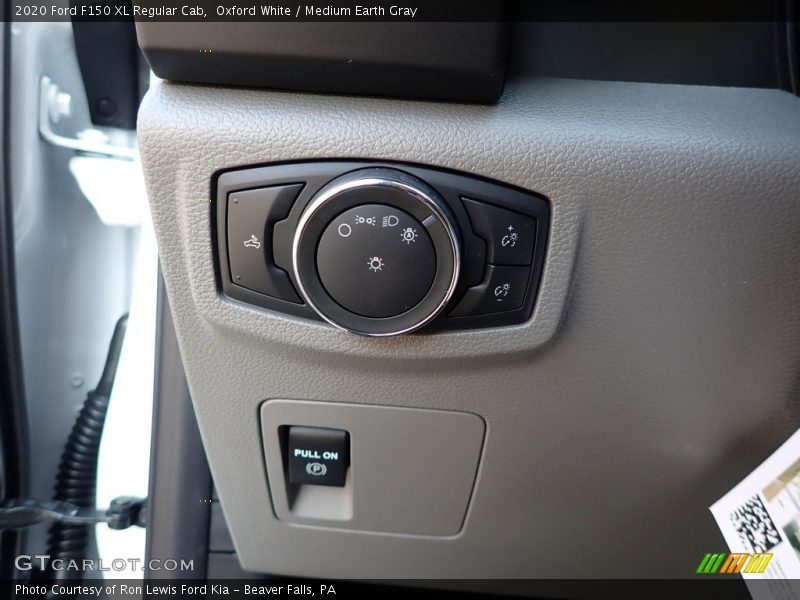 Oxford White / Medium Earth Gray 2020 Ford F150 XL Regular Cab