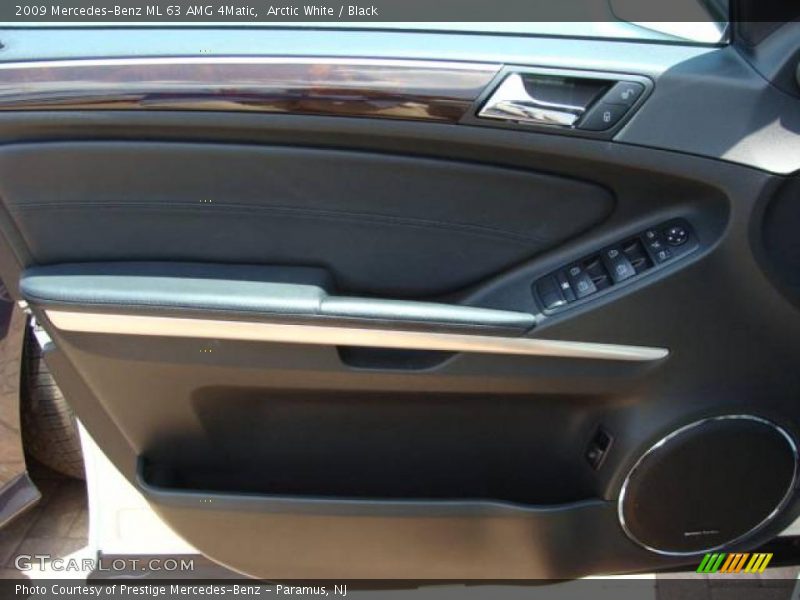 Arctic White / Black 2009 Mercedes-Benz ML 63 AMG 4Matic