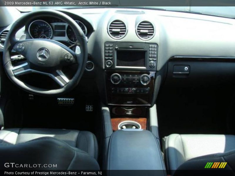 Arctic White / Black 2009 Mercedes-Benz ML 63 AMG 4Matic