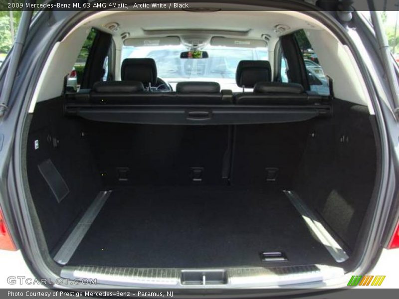 Arctic White / Black 2009 Mercedes-Benz ML 63 AMG 4Matic