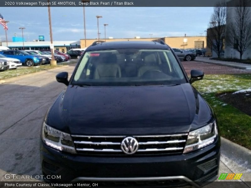 Deep Black Pearl / Titan Black 2020 Volkswagen Tiguan SE 4MOTION