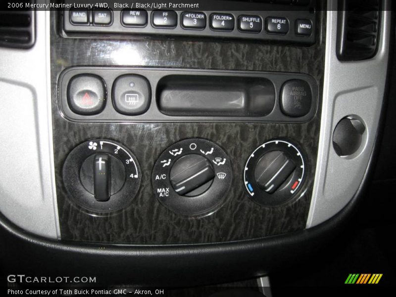 Black / Black/Light Parchment 2006 Mercury Mariner Luxury 4WD