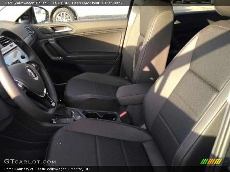Deep Black Pearl / Titan Black 2020 Volkswagen Tiguan SE 4MOTION