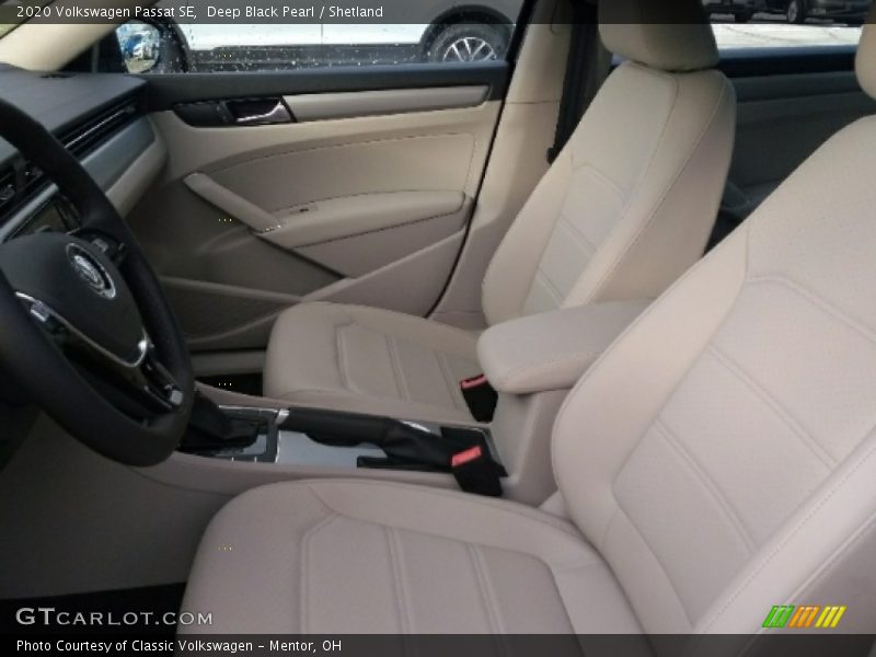 2020 Passat SE Shetland Interior