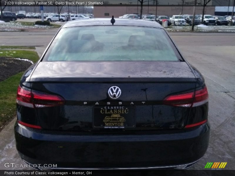 Deep Black Pearl / Shetland 2020 Volkswagen Passat SE