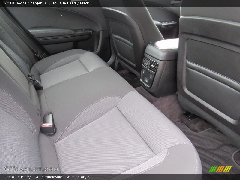 B5 Blue Pearl / Black 2018 Dodge Charger SXT