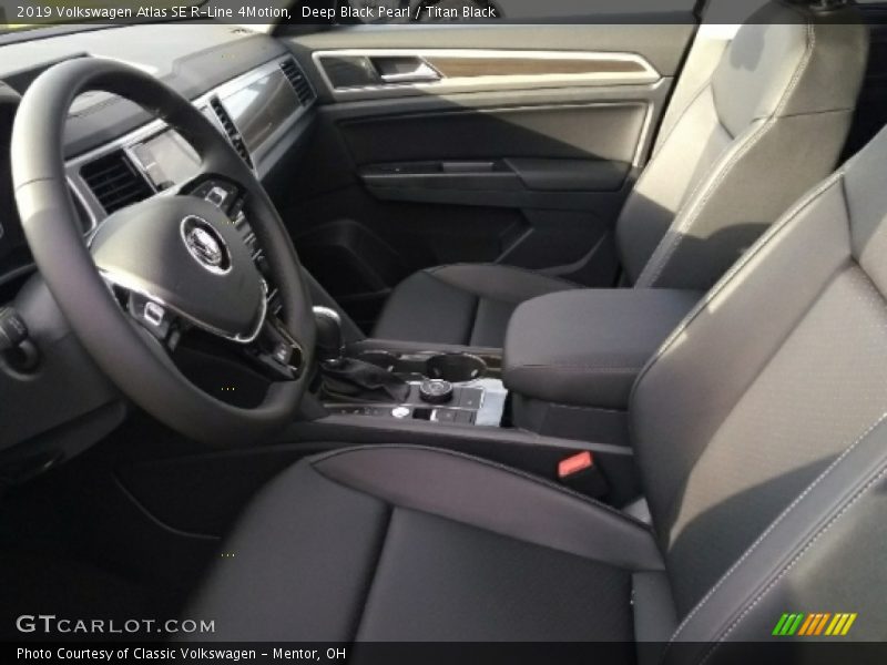 Deep Black Pearl / Titan Black 2019 Volkswagen Atlas SE R-Line 4Motion