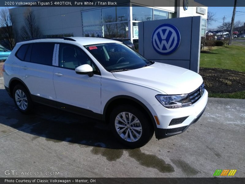 Pure White / Titan Black 2020 Volkswagen Tiguan S 4MOTION