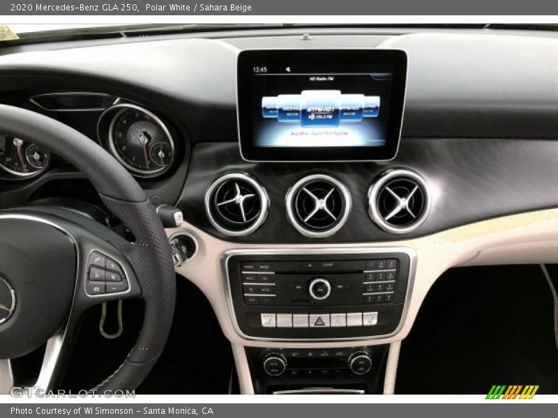 Polar White / Sahara Beige 2020 Mercedes-Benz GLA 250