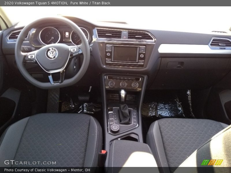 Pure White / Titan Black 2020 Volkswagen Tiguan S 4MOTION