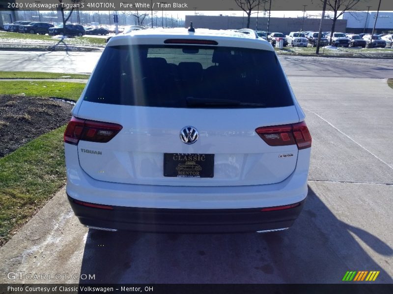 Pure White / Titan Black 2020 Volkswagen Tiguan S 4MOTION