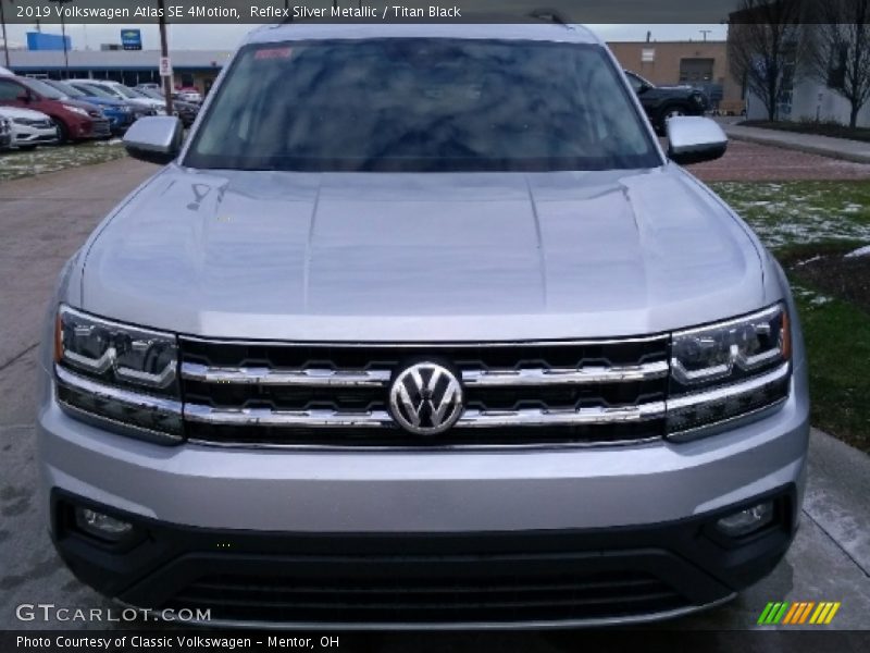 Reflex Silver Metallic / Titan Black 2019 Volkswagen Atlas SE 4Motion