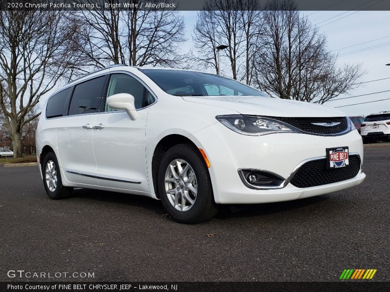 Bright White / Alloy/Black 2020 Chrysler Pacifica Touring L