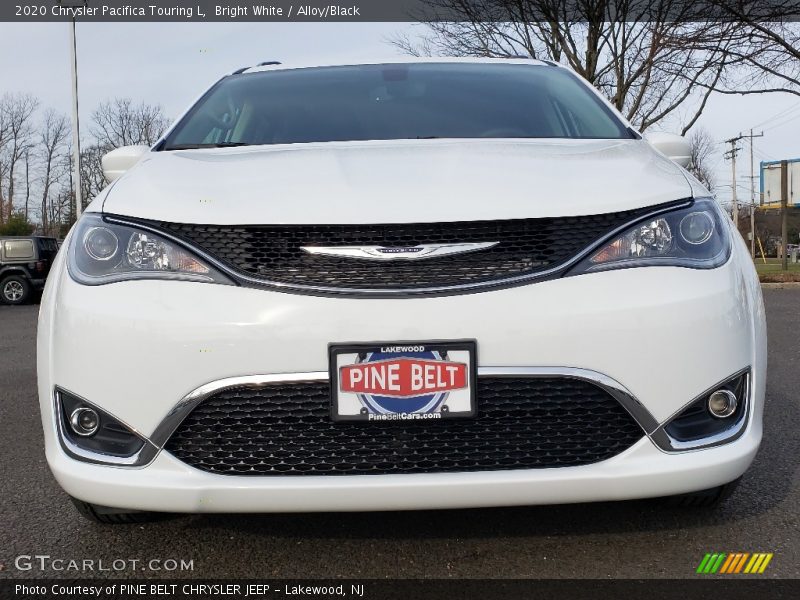 Bright White / Alloy/Black 2020 Chrysler Pacifica Touring L