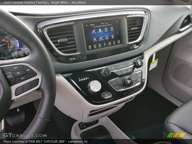 Bright White / Alloy/Black 2020 Chrysler Pacifica Touring L