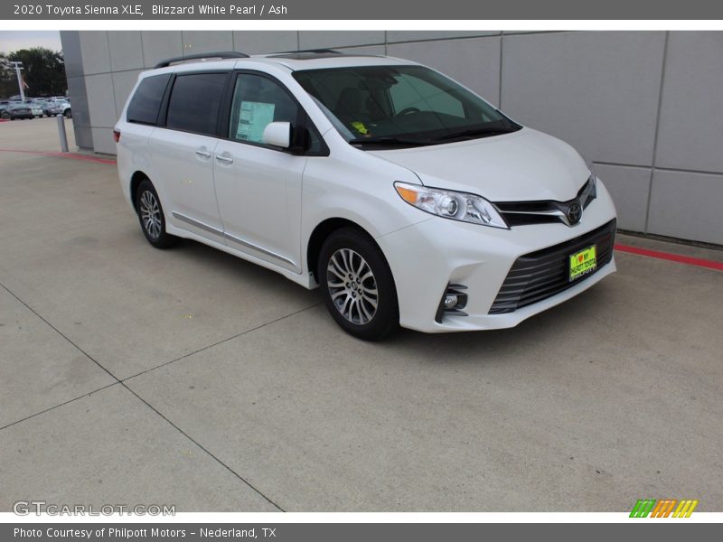 Blizzard White Pearl / Ash 2020 Toyota Sienna XLE