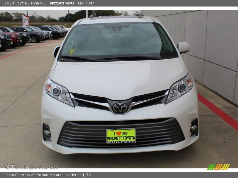 Blizzard White Pearl / Ash 2020 Toyota Sienna XLE