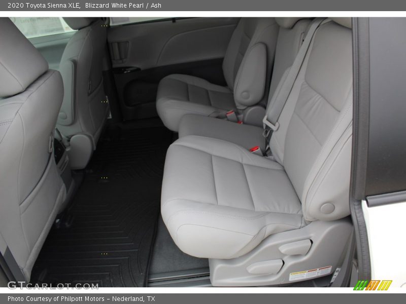 Blizzard White Pearl / Ash 2020 Toyota Sienna XLE