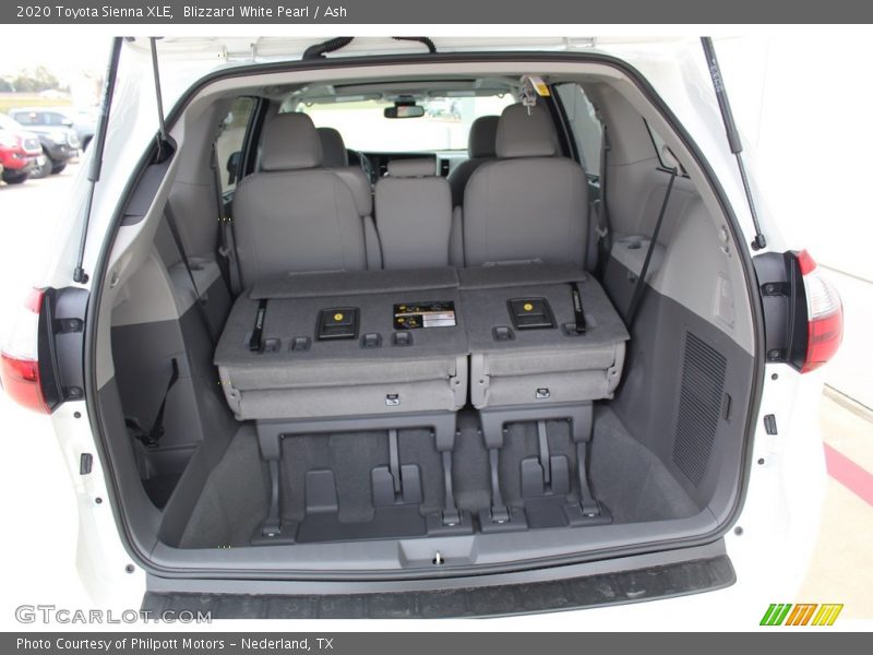 Blizzard White Pearl / Ash 2020 Toyota Sienna XLE