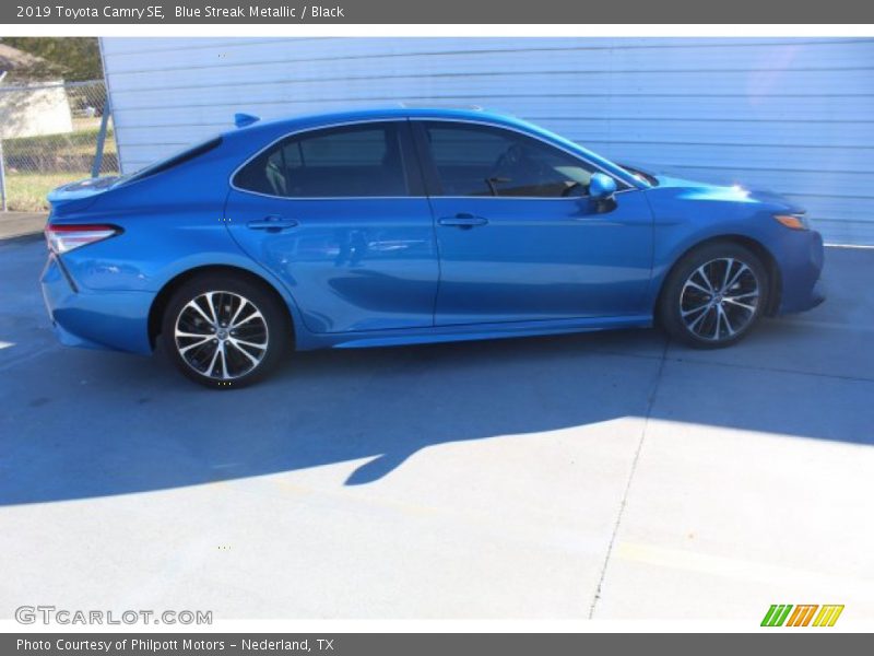 Blue Streak Metallic / Black 2019 Toyota Camry SE