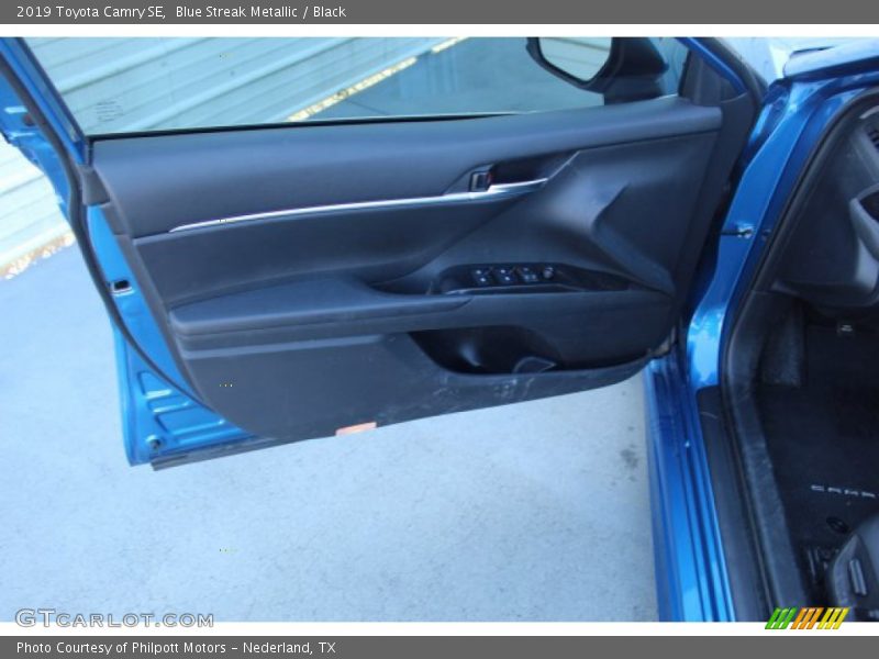 Blue Streak Metallic / Black 2019 Toyota Camry SE