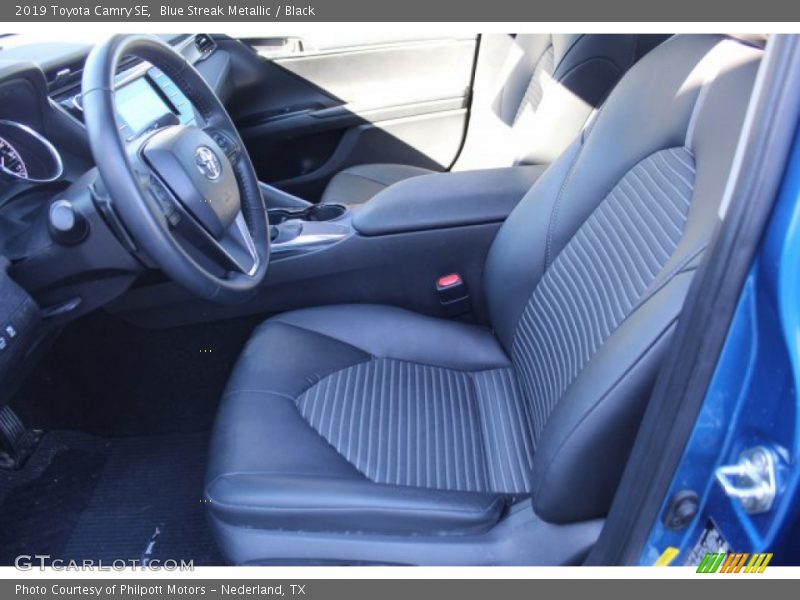 Blue Streak Metallic / Black 2019 Toyota Camry SE
