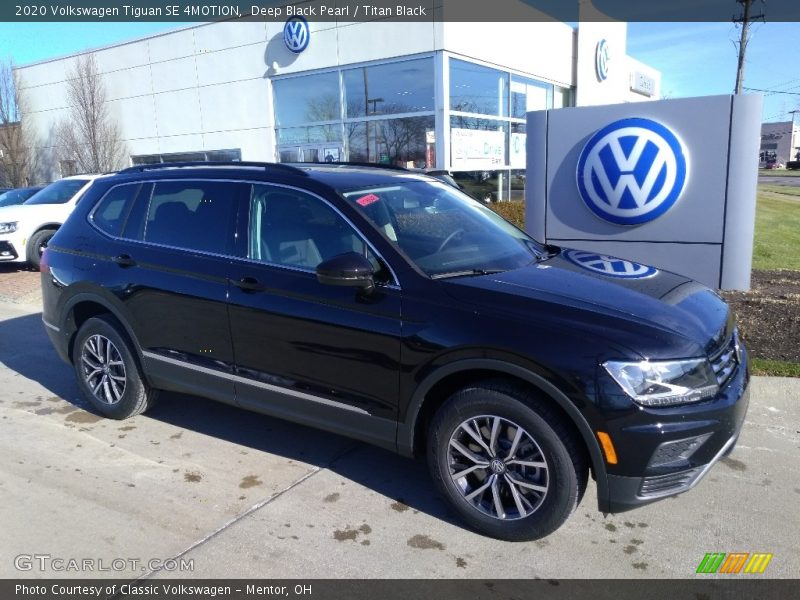 Deep Black Pearl / Titan Black 2020 Volkswagen Tiguan SE 4MOTION