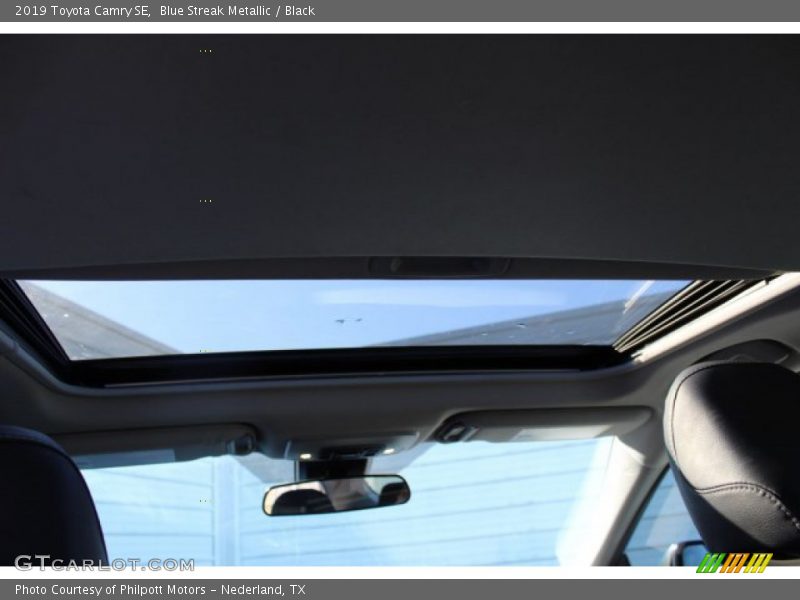 Blue Streak Metallic / Black 2019 Toyota Camry SE